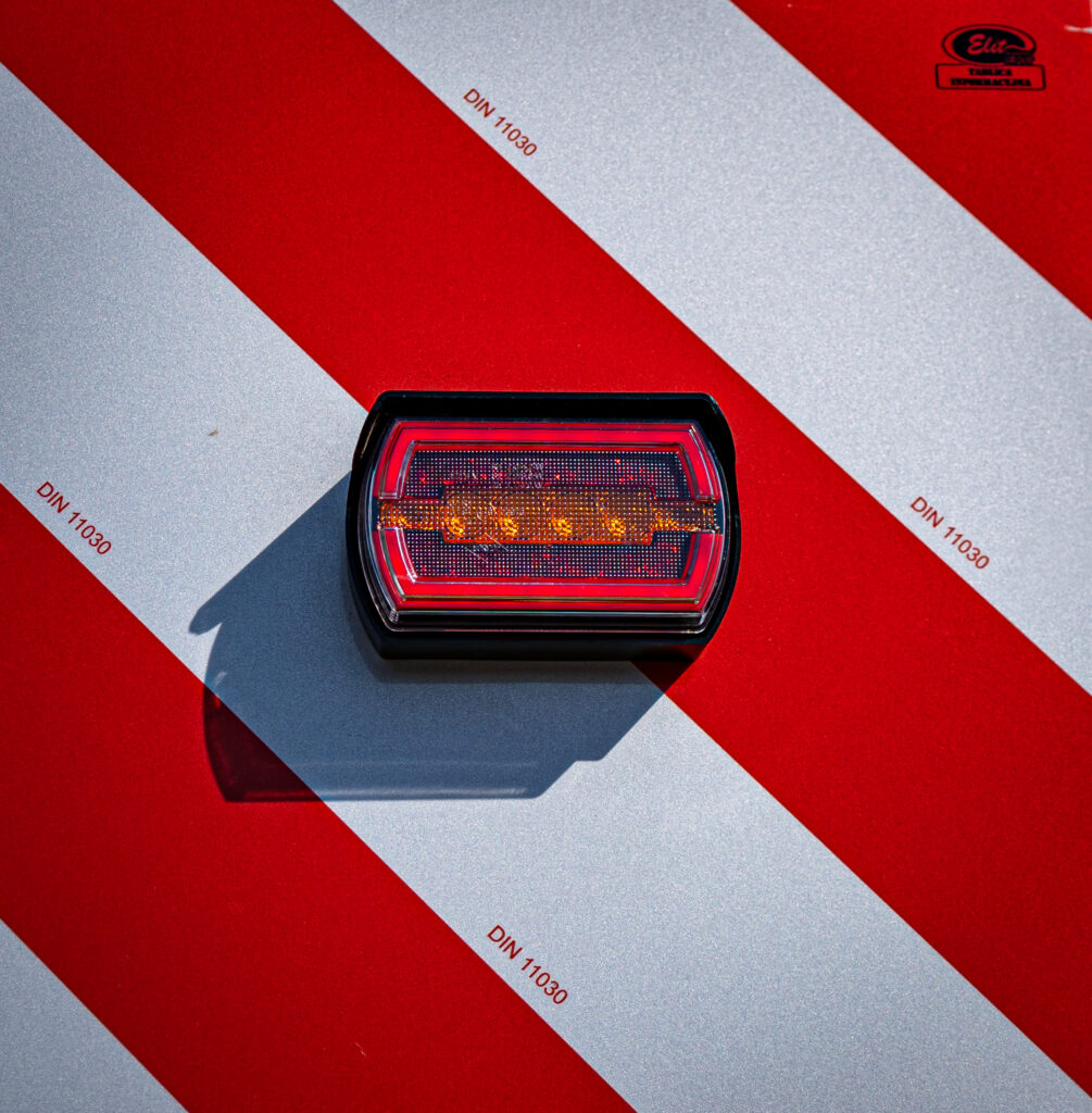 LED lights set 12/24 V with oversize marker boards, Superseal socket and plug