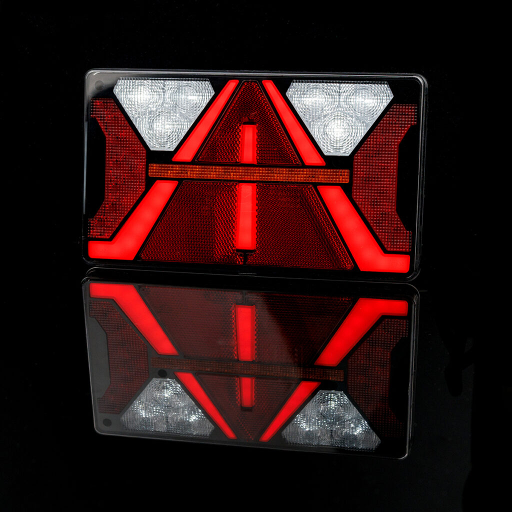 Rear multifunction lamp STRADA LZD 2830 (right) with 5-pin bayonet socket (without fog light)